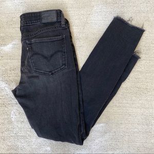 711 skinny black levis cut off low rise jeans